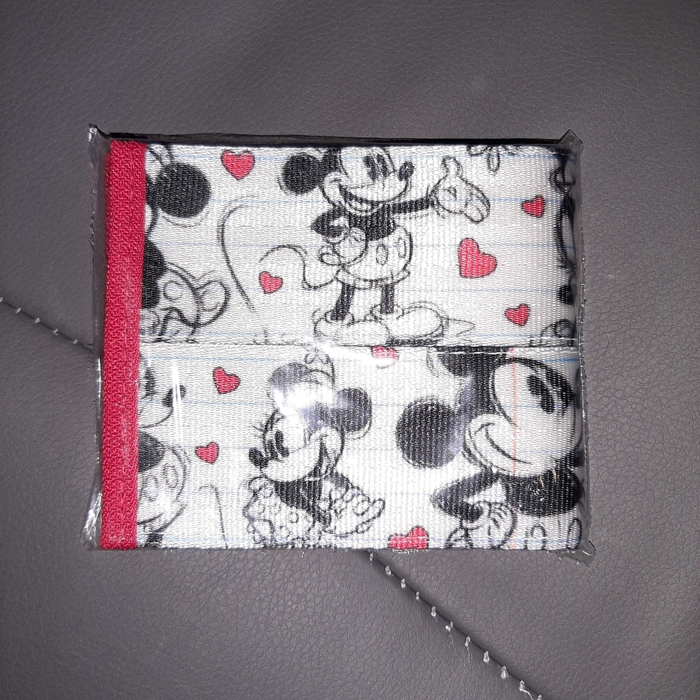 Harveys Seatbelt Boyfriend Wallet